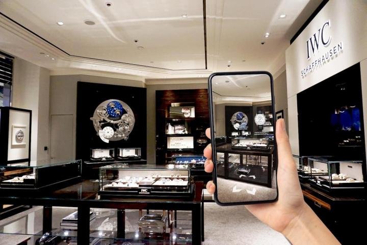 Remote visit of an IWC boutique thanks to virtual reality