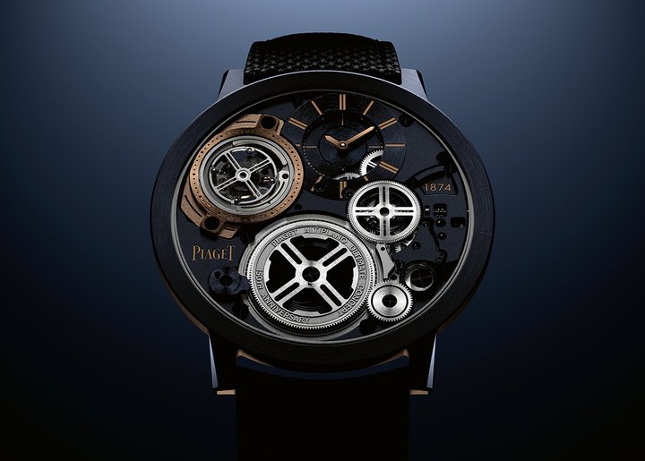 The Altiplano Ultimate Concept Tourbillon could be described as the sum of many technical feats. But the true feat remains the same as that of the Altiplano Ultimate Concept: it is the effect that it creates. Putting on a watch fitted with a tourbillon that is a mere 2 mm thick, and therefore as thin as a coin, is a surprising experience but also a comfortable one. Seen from the side, it almost vanishes. From the back, it surprises the wearer with its striking opening.