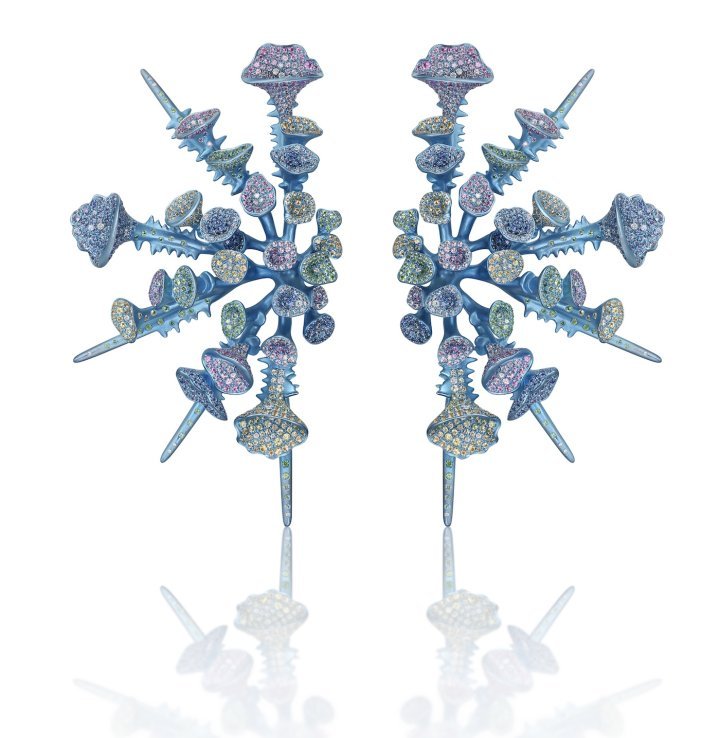 Wallis Hong “Thorn Shells” earrings evoke radiating forms in Mediterranean underwater vistas. The jeweller's eye is often captured by repeated round shapes in nature, from coral reefs to plants.