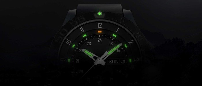 Recycling self-luminous watches