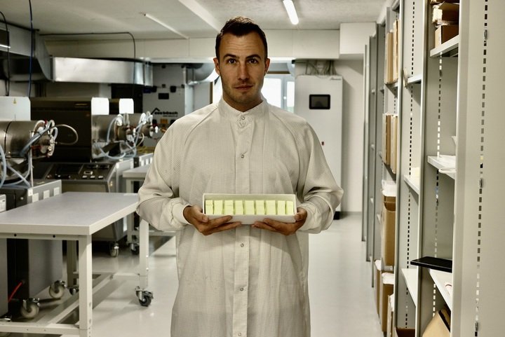 Albert Zeller, chemist and CEO of RC Tritec, in the company laboratories in Teufen. ©RC Tritec