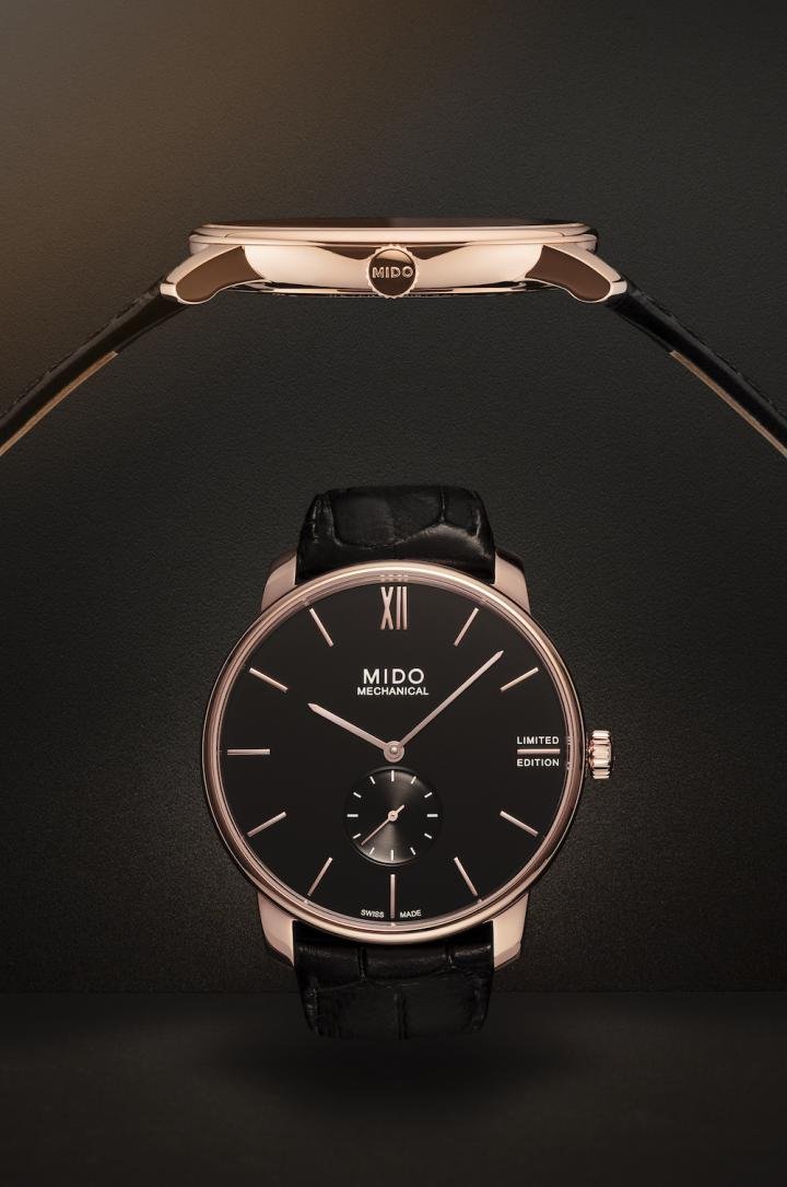 The Baroncelli Mechanical Limited Edition is Mido's thinnest mechanical watch, measuring less than 7 mm. Equipped with a 2.5 mm thick manual movement, it combines black lacquer with rose gold-coloured polished PVD. Numbered series of 2020 pieces.