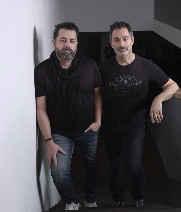Swiss photographer Denis Hayoun (right) has joined forces with video specialist Fabrice Rabhi to launch a mini-TV studio designed to facilitate online interactions between watch retailers (and others) and their end customers and collectors.