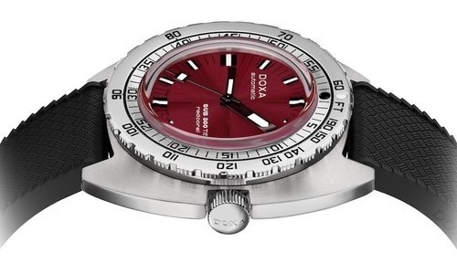 An introduction to the Doxa SUB 300 Ti5