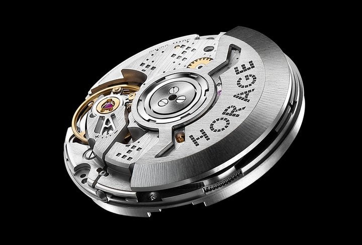 K1 automatic movement (25.6mm x 4.95mm). The first to be entirely conceptualised, engineered and produced by Horage, it was launched in 2015. Now with silicon lever and escape wheel. Big date, small date, power-reserve indicator (65 hours), small seconds, centre seconds. Unidirectional tungsten rotor. 22 jewels. Accurate to COSC chronometer standard (-4/+6 seconds per day). Designed from the outset as a modular calibre, the K1 is available as multiple configurable variations.