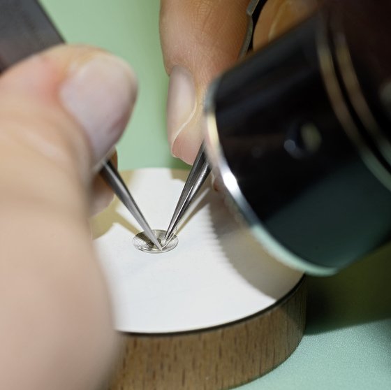 H. Moser & Cie introduces game changing alloy for the Venturer Small Seconds XL