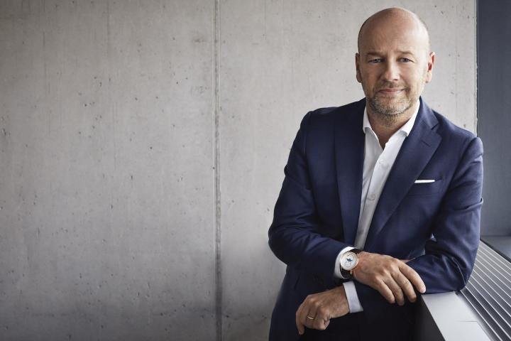 Christian Lattmann is the CEO of Jaquet Droz. Before joining this brand, he held various positions within the Swatch Group, at Longines, Omega and Breguet, of which he was Vice-President.