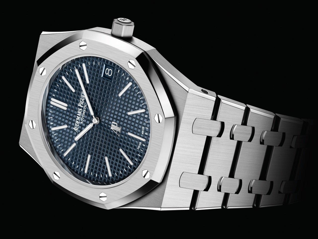An introduction to the new Royal Oak “Jumbo” Extra-Thin