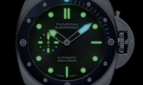 Panerai: a first 44 mm Submersible with metal bracelet