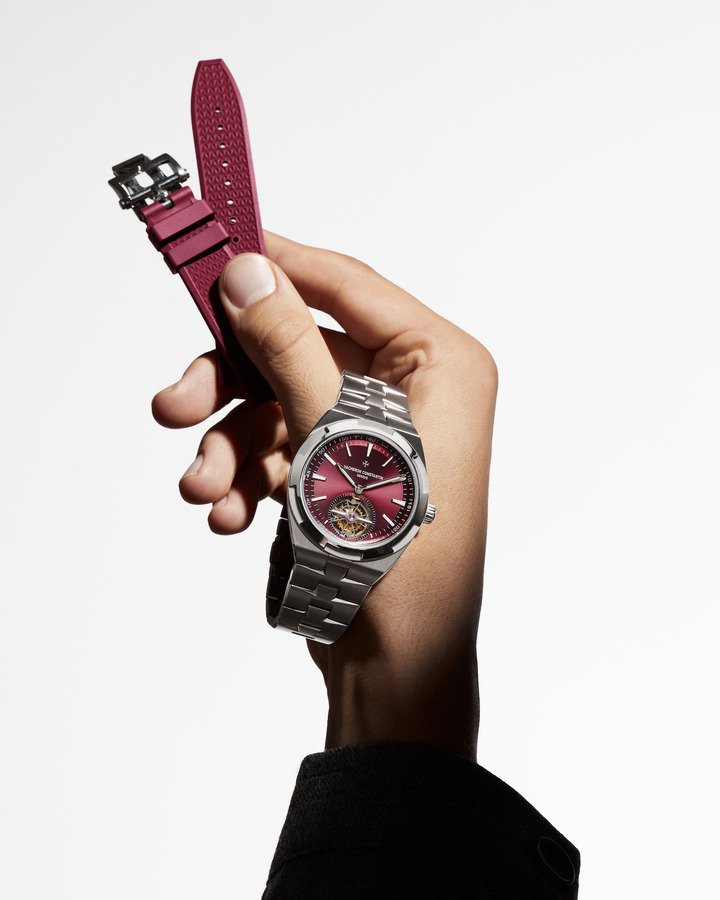 Vacheron Constantin Overseas Tourbillon: a new aesthetic highlighted by titanium