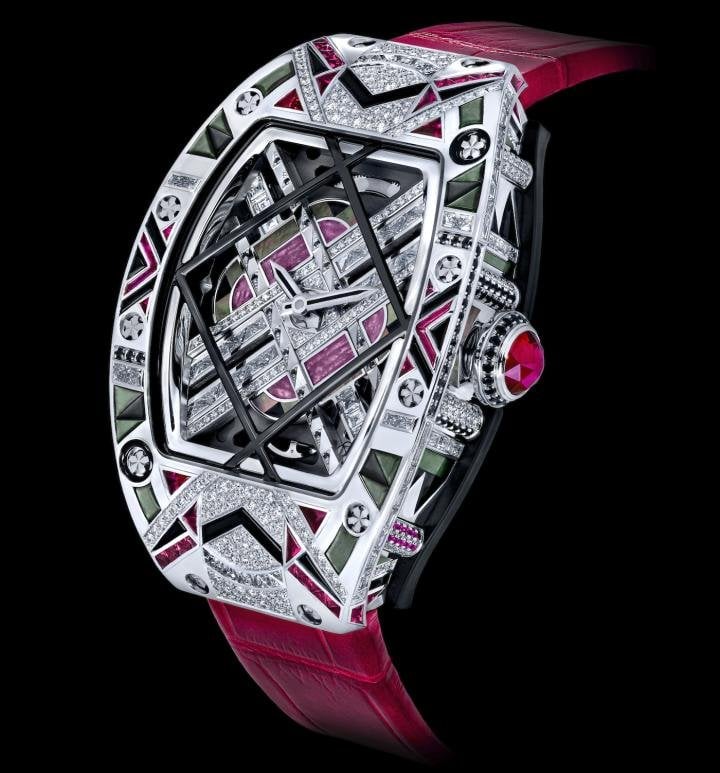 RM HJ-01: a series of four unique pieces with Art Déco motifs and set with more than 800 stones, the most complex and sophisticated jewellery product created by Richard Mille to date. 
