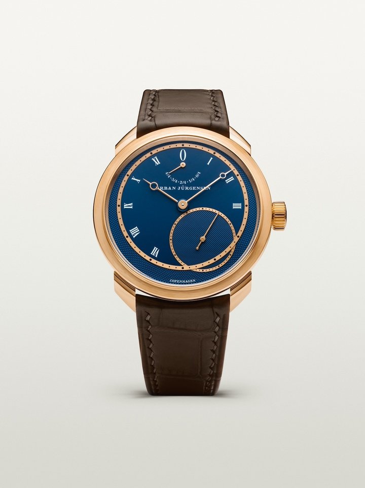 The UJ-2, a study in elegance, attention to detail and exquisite finishing, with the double wheel natural escapement that is the brand's new signature.