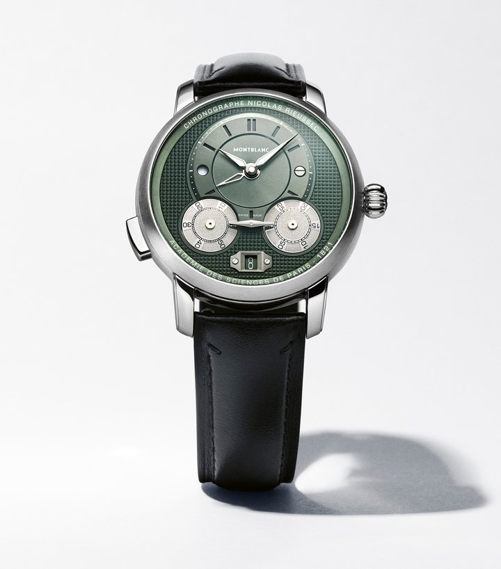 The new strap is just one of many elements that celebrate The City of Light in this timepiece. A graphic Clous de Paris motif on the dial originates from the geometric design of Paris's cobbled streets. The motif, not uncommon in fine watchmaking, is continued onto the oscillating weight, enhancing the contemporary aesthetic of the timepiece. A mention in French of the “Académie des Sciences de Paris” is engraved on the flange, as a reminder that the academy validated Rieussec's invention in 1821. The name “Chronographe Nicolas Rieussec” is also engraved at 12 o'clock. 
