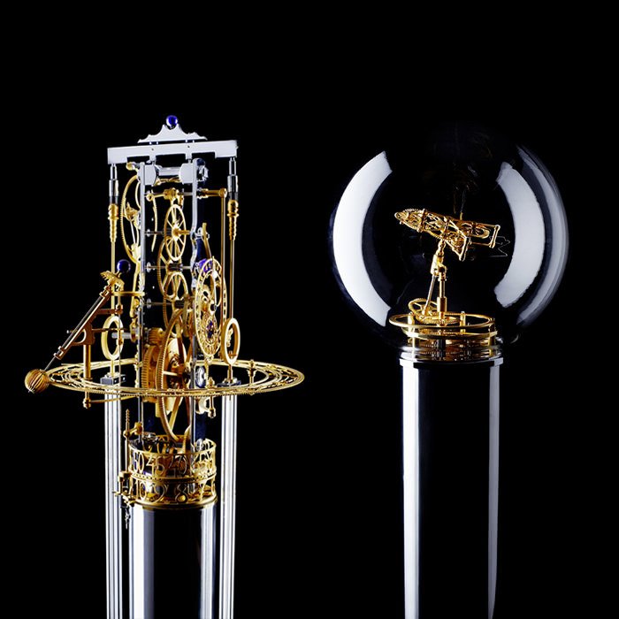 Left: LA LUNA - Right: CONTINUM MOBILE
