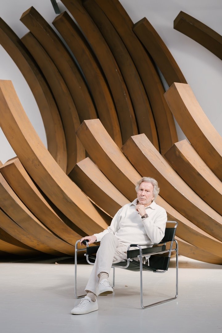 Alto signs a creative and artistic collaboration with Bernar Venet