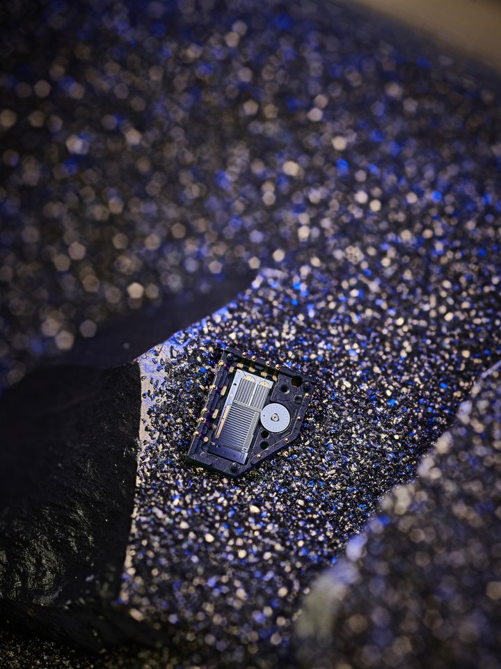 This revolutionary micromotor is designed to replace the Lavet step motor that has equipped analogue electronic watches since the 1960s.