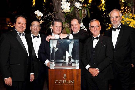 From left to right: Mario Simonsen & Mario Sergio Mello Ferreira, Directors of Iate Clube de Santos, Berardino Fanganiello, Comodore of Iate Clube de Santos, Ricardo Ramos, Director of Grifith Jewellers, Loick Peyron, Sailor & Corum brand ambassador, Jacques-Alain Vuille, Corum Vice President 