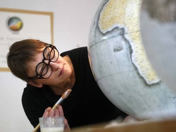 Globe Sauter & Cie: the Earth, handcrafted