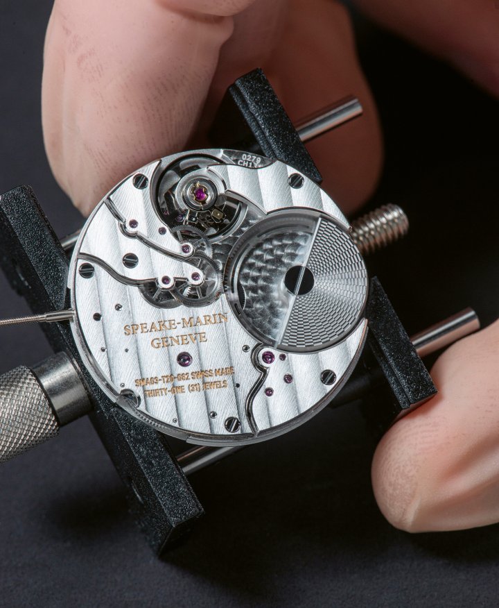 Automatic movement with micro-rotor for Speake-Marin. Frequency: 4 Hz. Height: 3.9mm. Diameter: 30mm