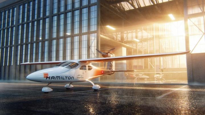 Hamilton renewed its support for Smartflyer, a start-up that is developing an electric/hybrid aircraft to make air travel more sustainable. 