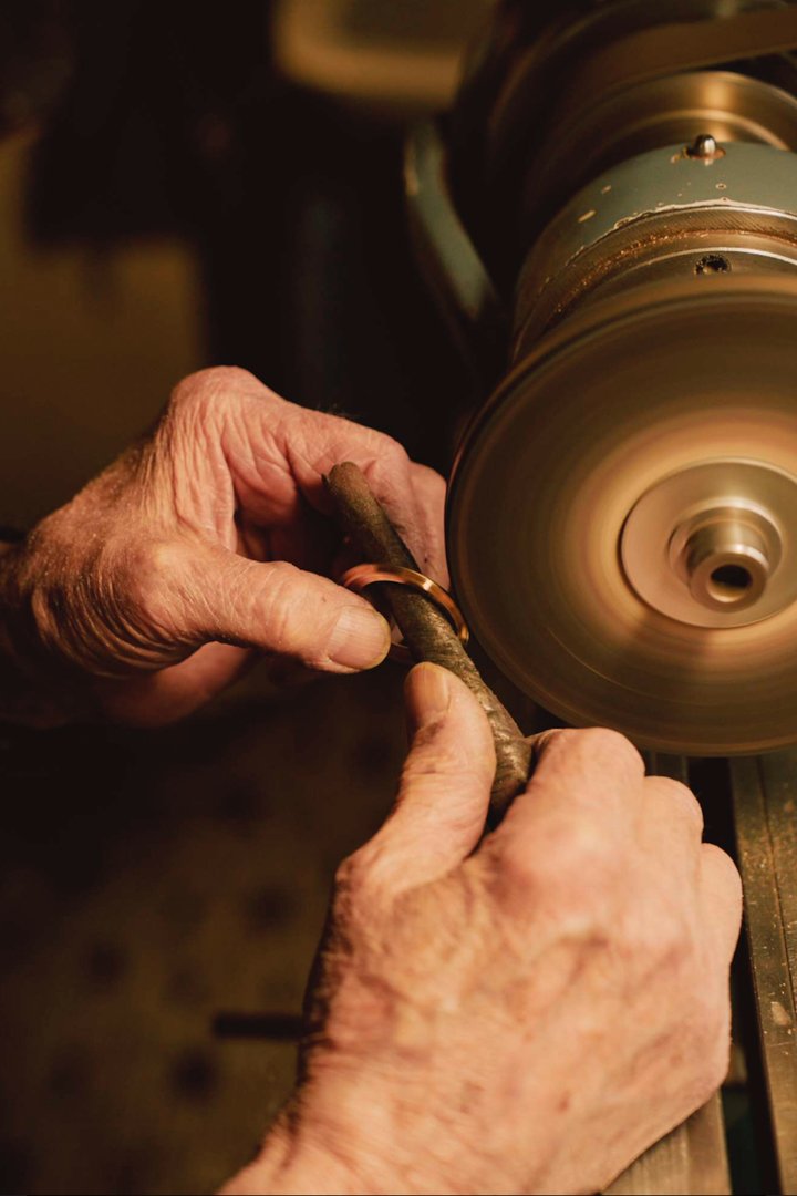 The company, which now has workshops in Geneva and La Chaux-de-Fonds, recently brought casemaking in-house, under the supervision of a specialist with decades of experience.