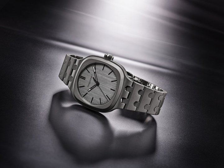 The new Concorde model in titanium, from bracelet to case