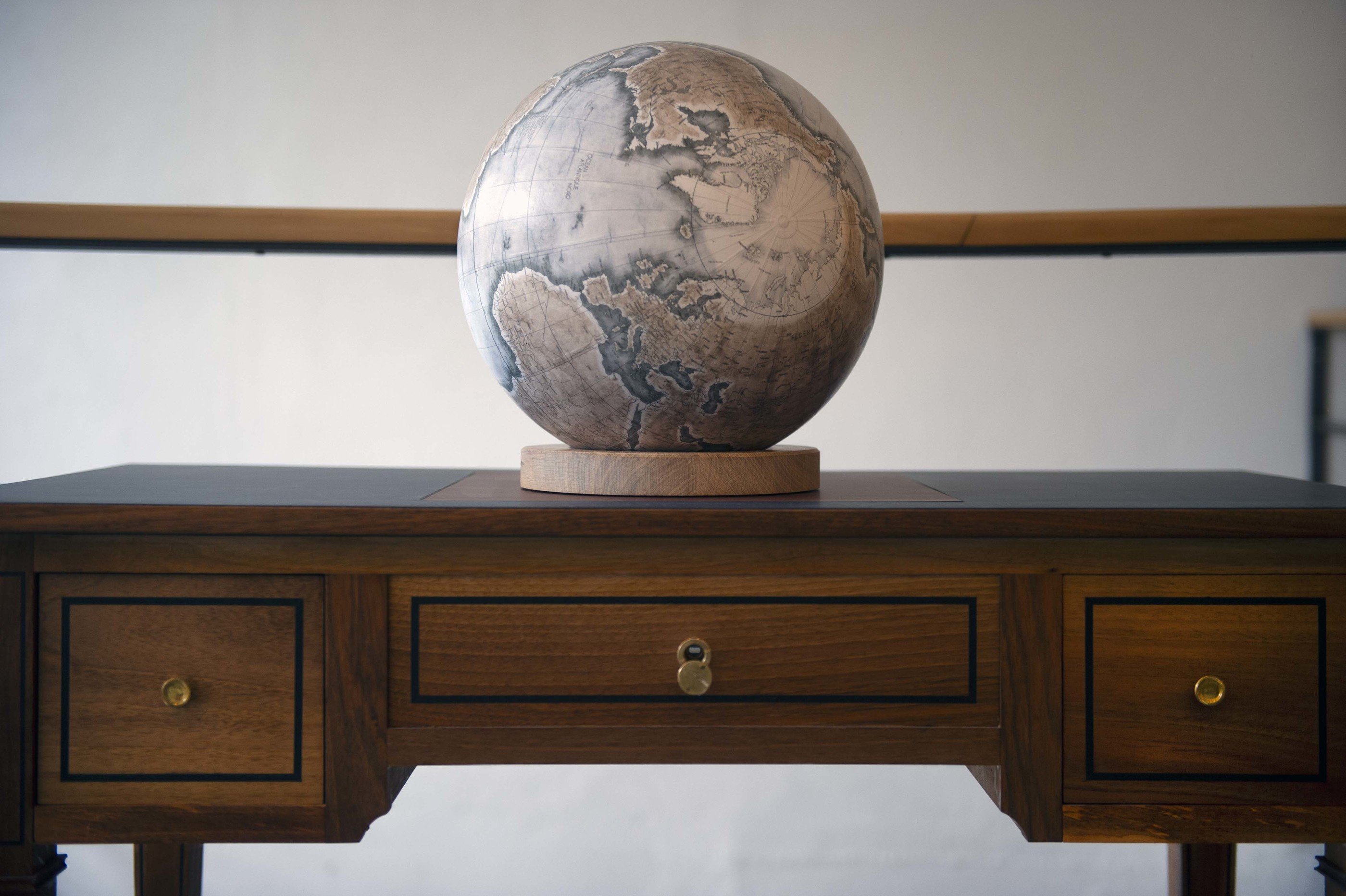 Globe Sauter & Cie: the Earth, handcrafted