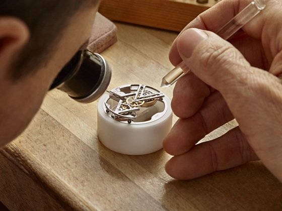 Louis Vuitton seals “Poinçon De Genève” status 