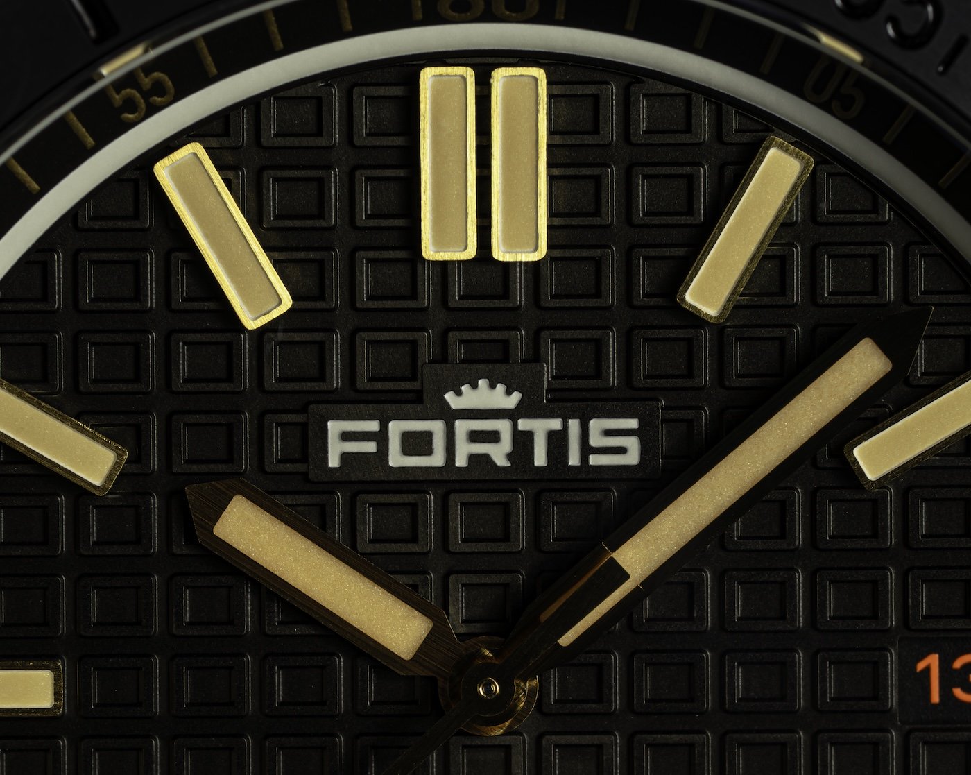 Fortis unveils the Marinemaster M-44 DLC Gravity Black and Black Resin