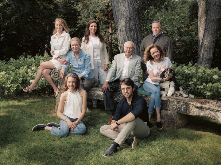 (left to right) Caroline-Marie, Katarina, Karin, Christine, Karl III, Karl-Fritz, Caroline and Karl-Friedrich Scheufele, representing the third, fourth and fifth generations of the international watch and jewellery company. A success story that began in southern Germany at the end of the 19th century.