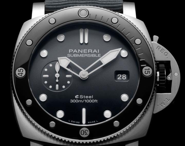 Panerai unveils a new model in eSteel™