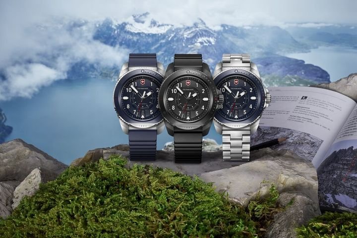 The Journey 1884 takes inspiration from mountain hiking. The shape of the hands is modelled on Swiss trail signs while the dial centre suggests the texture of hiking paths. The counterweight on the seconds hand mimics the shape of Victorinox's Swiss Army Knife.