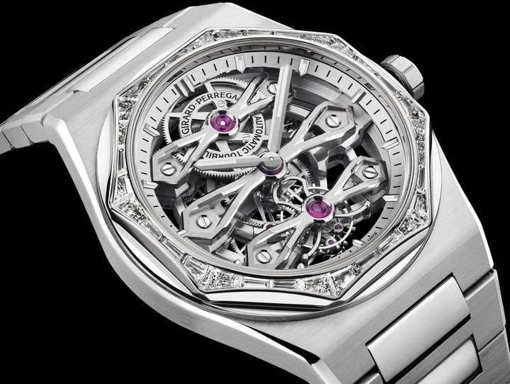 The new Girard-Perregaux Laureato Three Gold Bridges: when the historical Manufacture combines two of its iconic models. Two 41 mm versions are available, a 50-piece limited edition with an octagonal white gold bezel; as well as a non-limited version on which the octagonal bezel is set with 32 baguette-cut diamonds.