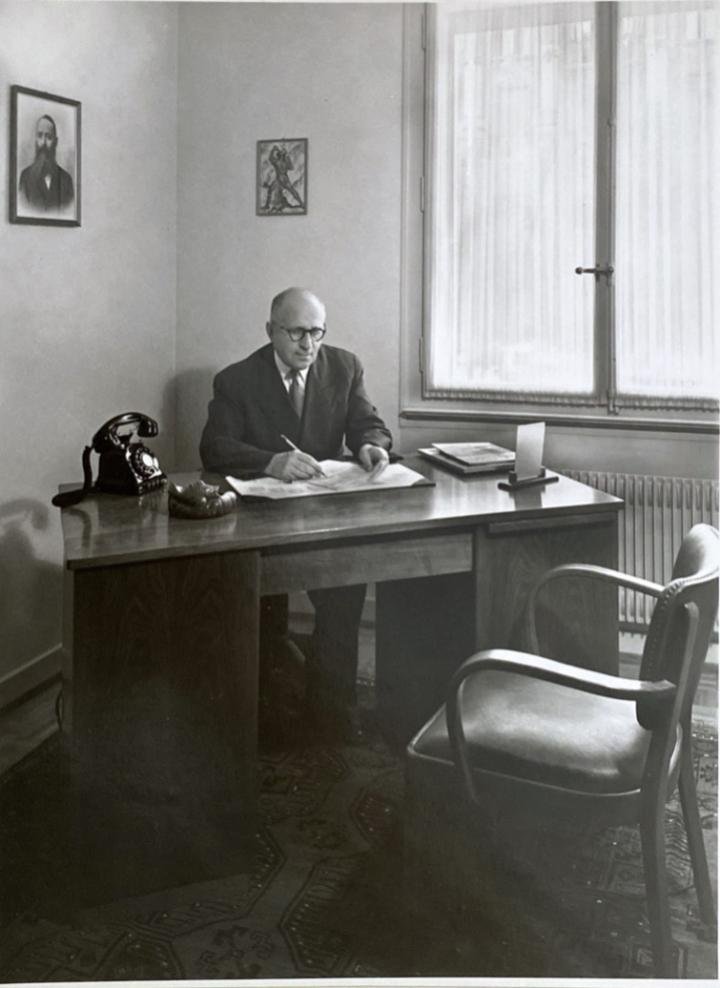  Leon Zuckermann, Adam Lassner's great-uncle, in his office in La Chaux-de-Fonds in the 1950s. On the wall behind him is a portrait of Baruch Reinin, who started the family watchmaking tradition in Russia in the 19th century.
