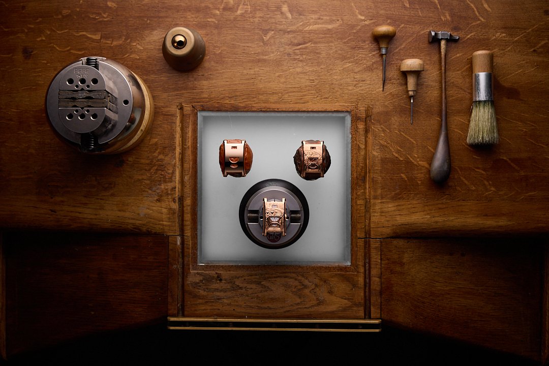 Chronoswiss Neo Digiteur Chronos - time carved in gold