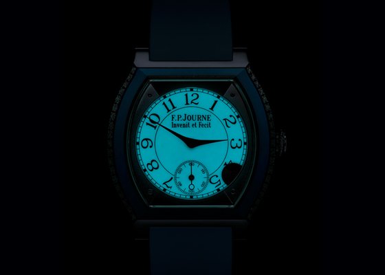 GENEVA SHOWS - F.P. JOURNE breaks the taboo of quartz