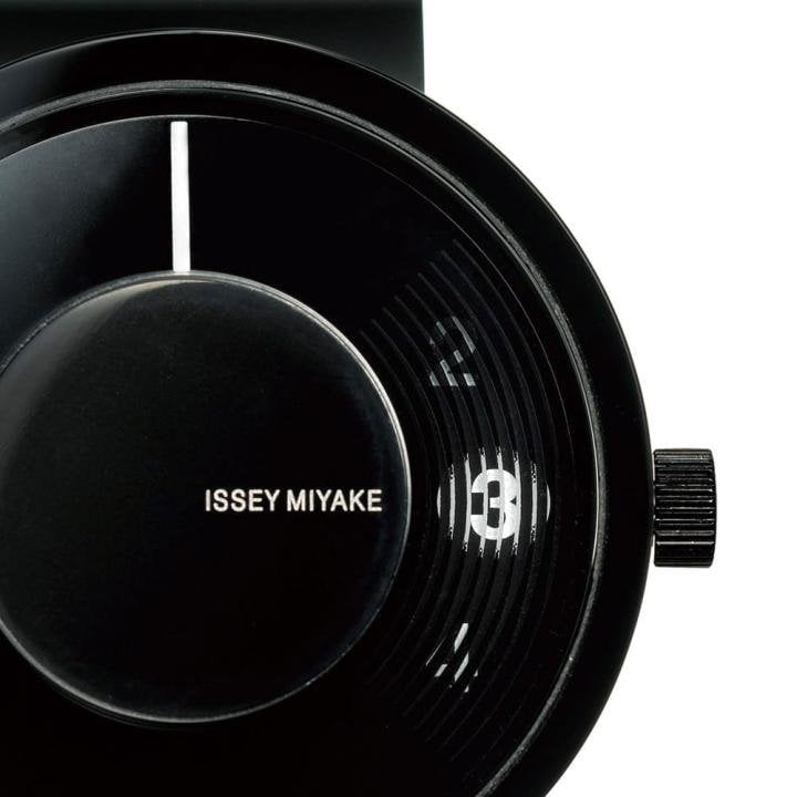 The Issey Miyake Vue model designed by Yves Behar.