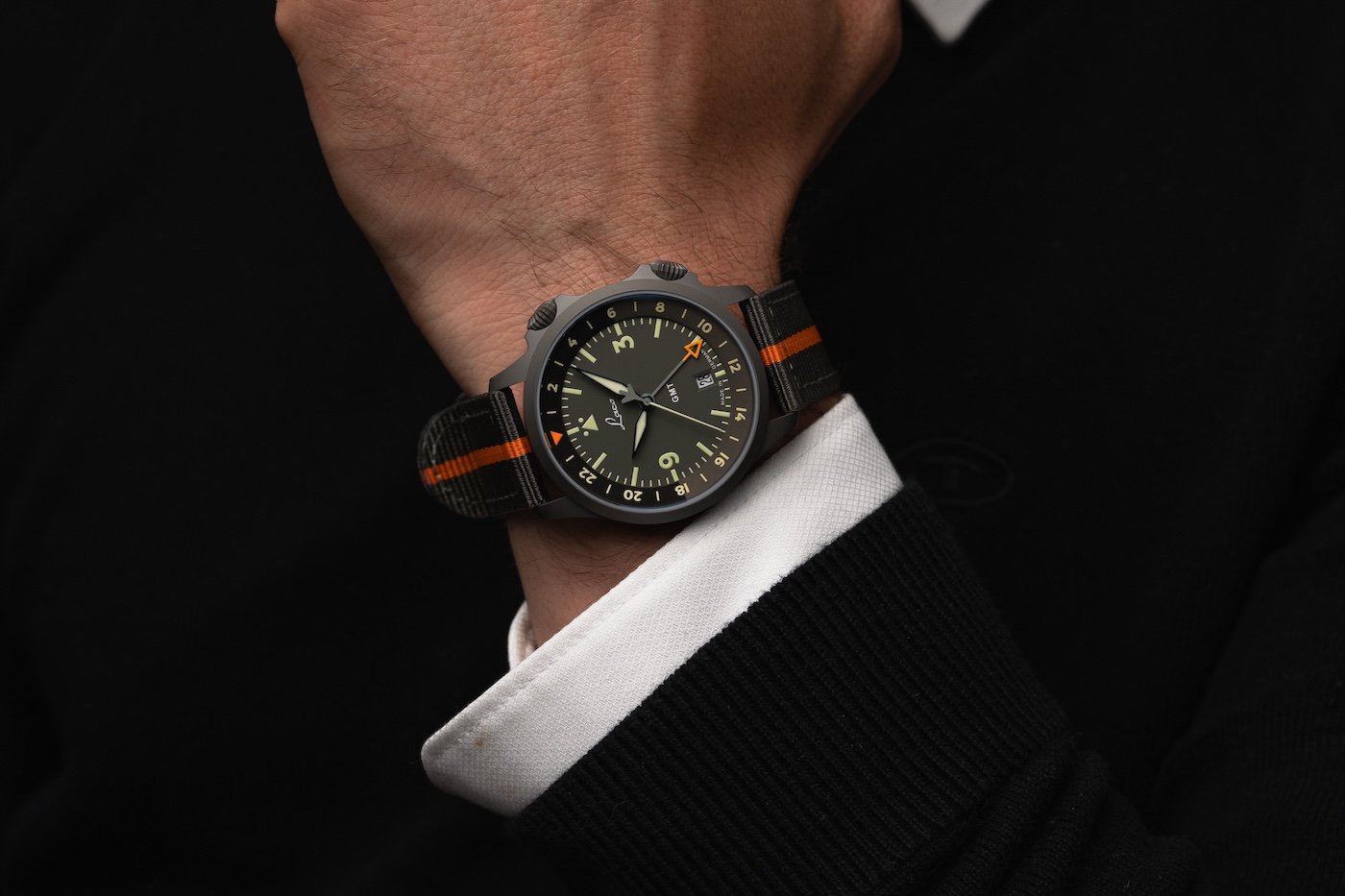 Laco Frankfurt 40 GMT: compact size, full functionality