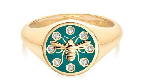 One of Birks' major activities is its own jewellery brand, which includes the popular Bee Chic series. Part of the income from this series is used to protect Canadian bees, wildlife and natural areas.
