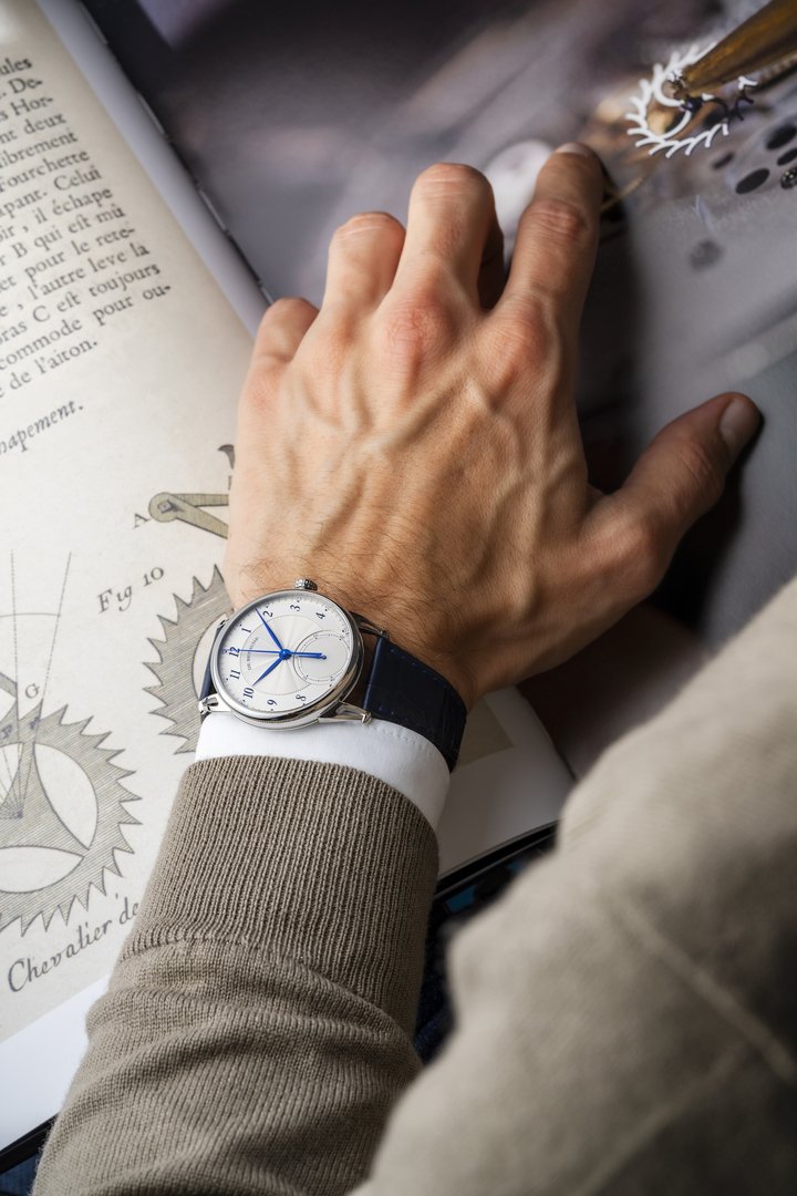 De Bethune's fourth monopusher chronograph joins DB25 line