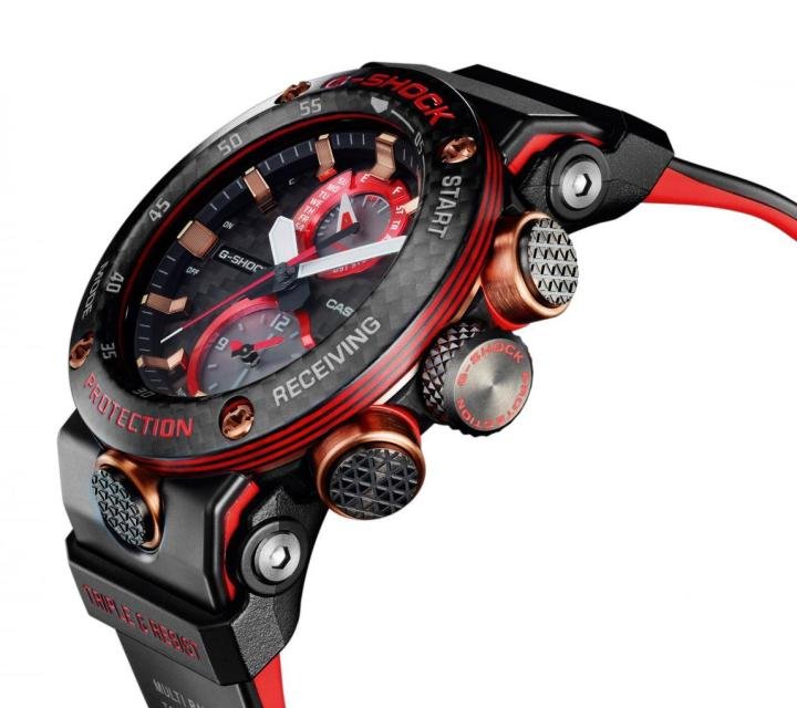 The new Gravitymaster GWR-B1000X limited edition is equipped with a Carbon Core Guard structure.
