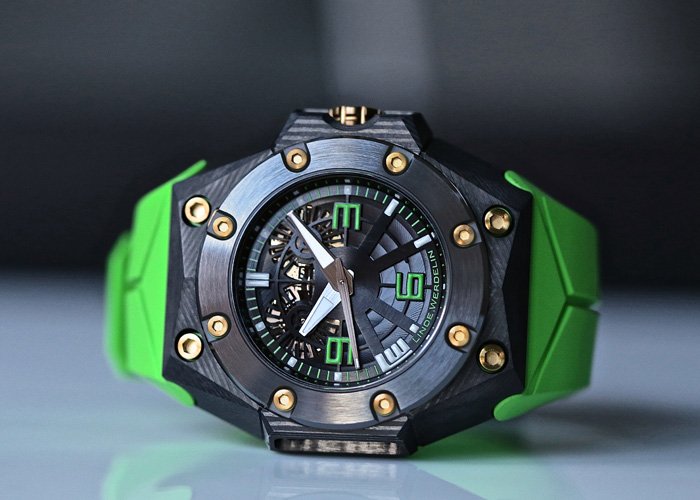 Oktopus Double Date Carbon - Green by Linde Werdelin