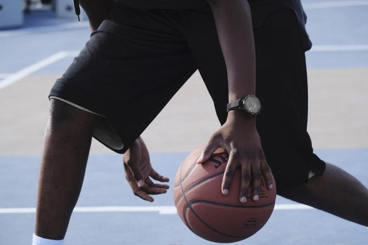 An application dedicated to the NBA, of which Tissot is the watch sponsor, is planned for next year.
