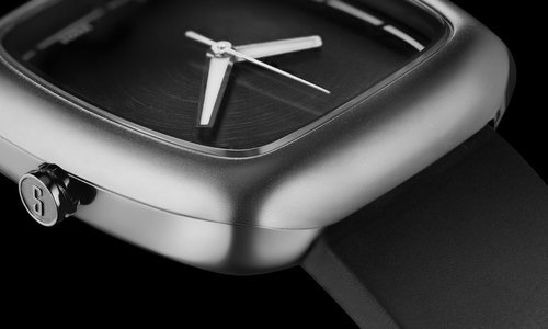 Supernova SN 2140: A mechanical watch with a new way to pay