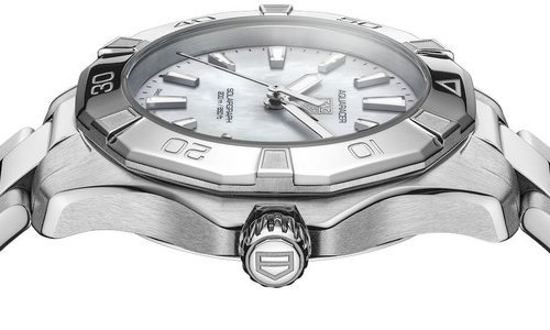 Introducing the TAG Heuer Aquaracer Professional 200 Solargraph 