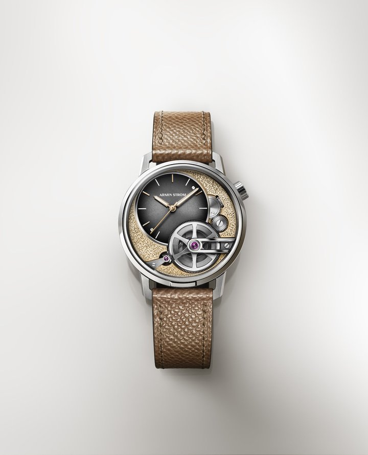 To kick off 2026, Armin Strom presents the Tribute² Aurum