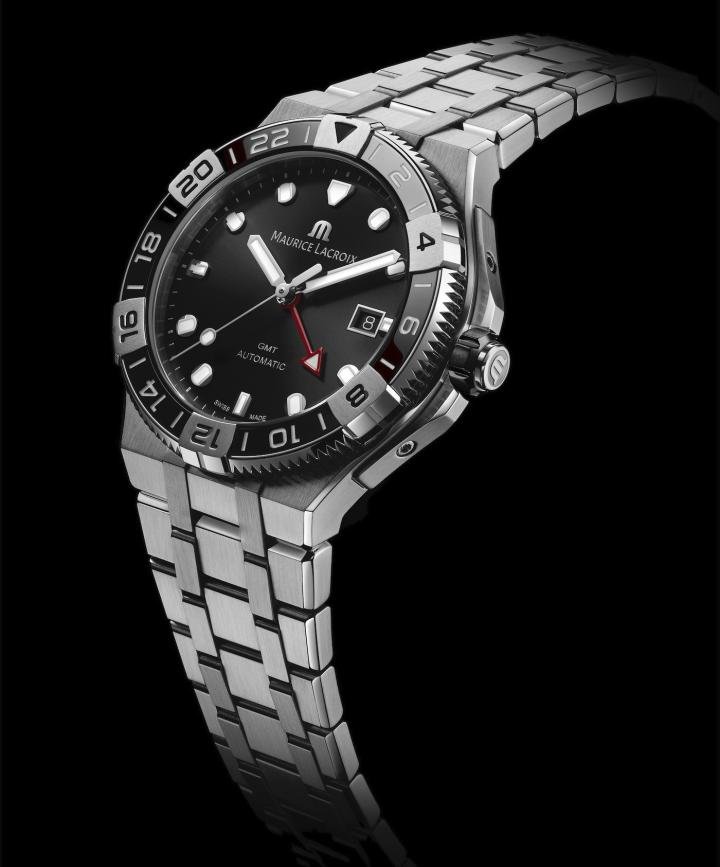 For the first time in its flagship AIKON collection, Maurice Lacroix has included a GMT function. 