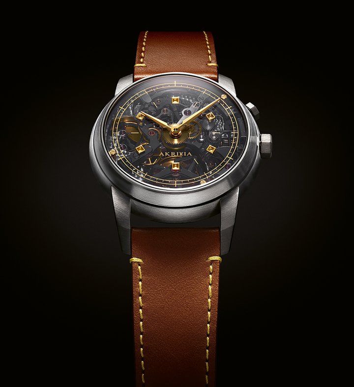 The sonnerie chronograph is activated by a pusher at 8 o'clock on the rear of the watch and at 2 o'clock on the front.