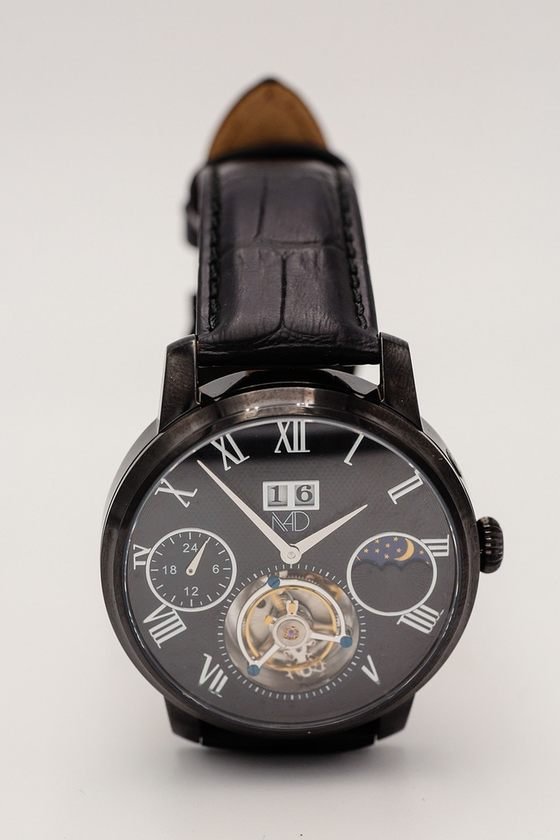 Mad Watches launches on Kickstarter