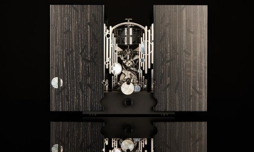 Fiona Krüger & De Bethune's mechanical Mystery Box: Forget Time 